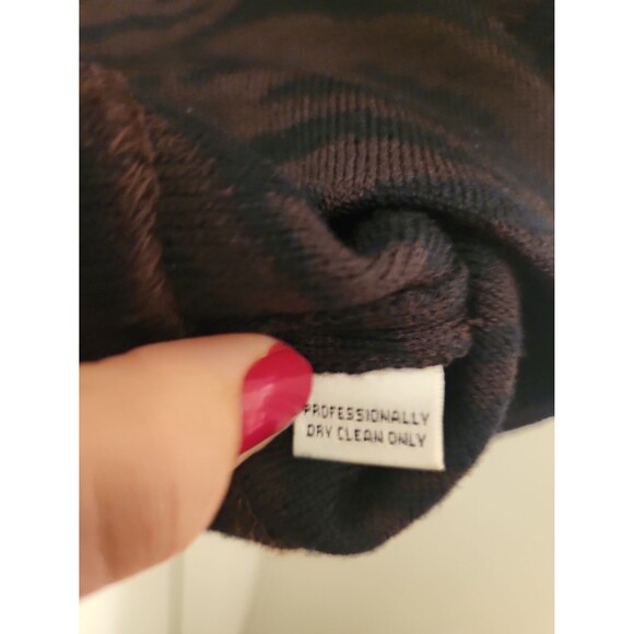 St. John Sport Tiger Print Sleeveless Mockneck Top w/ Zipper at Neck Size S - Picture 4 of 10